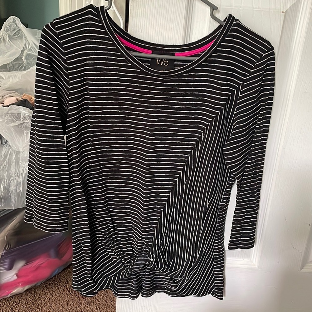 W5 black top size medium